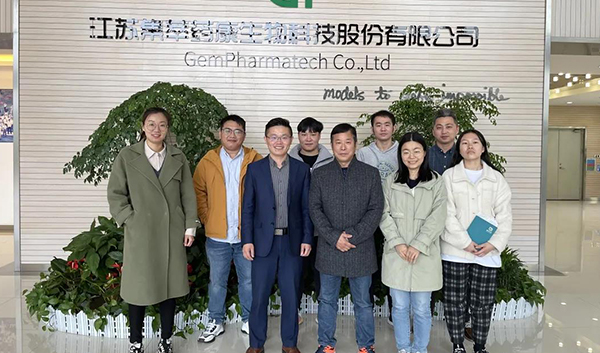 集萃药康：致健康，斑点鼠在行动